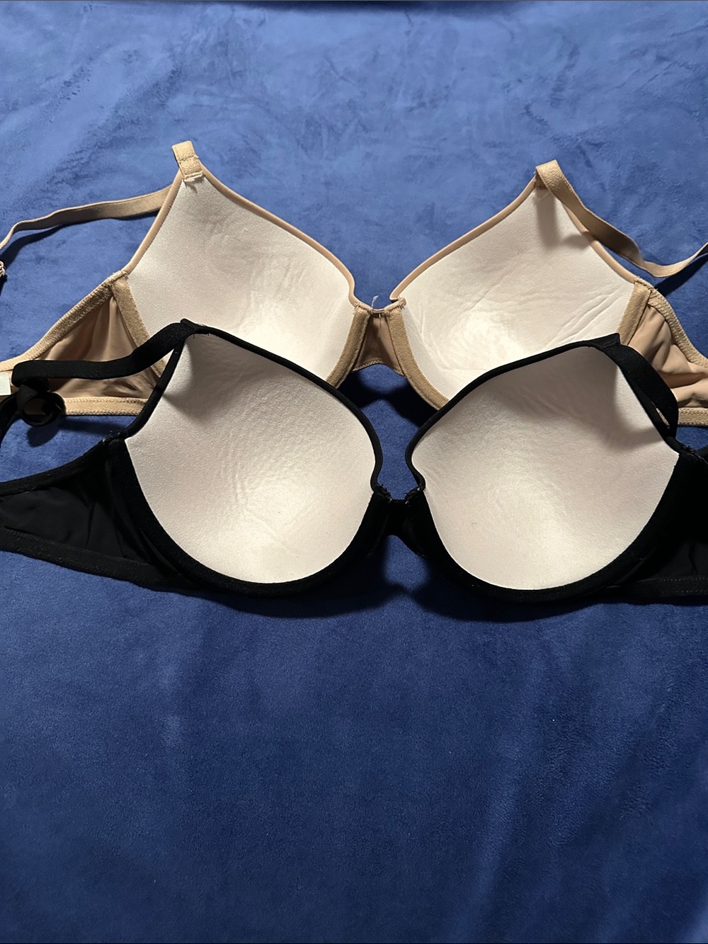 PINK Victoria's Secret Two-Tone T-Shirt Bra in Black & Nude - Picture 2 of 3